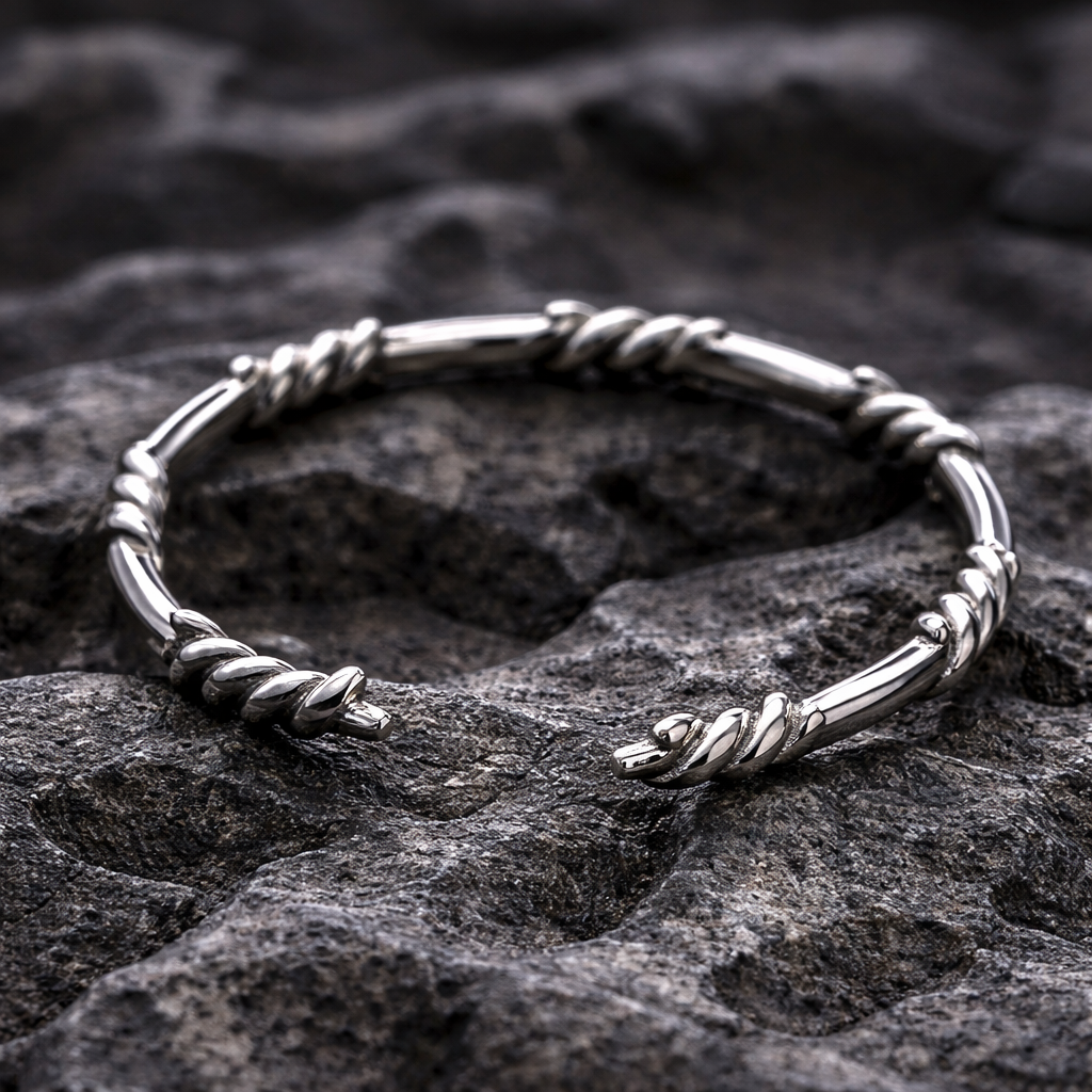SPIKES BRACELET