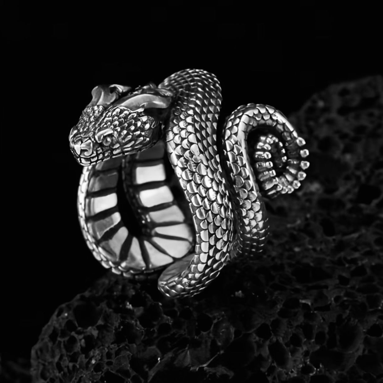 DRAGON RING
