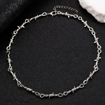 SPIKES NECKLACE