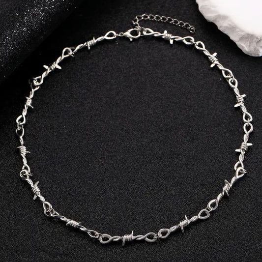 SPIKES NECKLACE