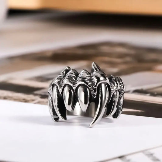 CLAWS RING